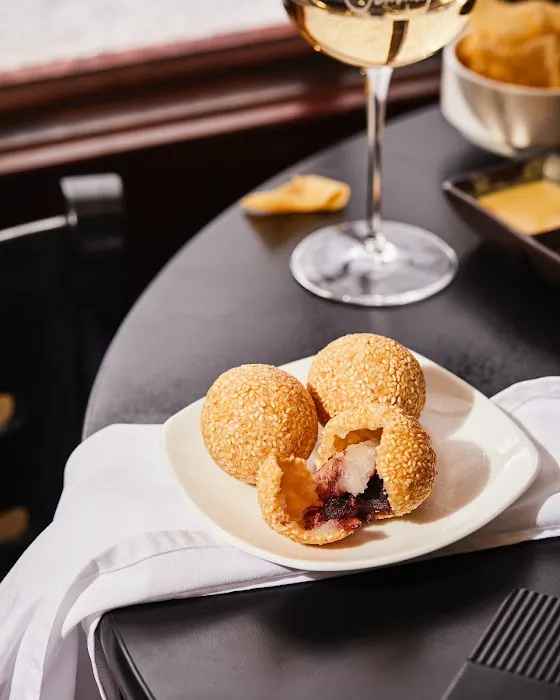 Jimmy Wan's Restaurant & Lounge 8