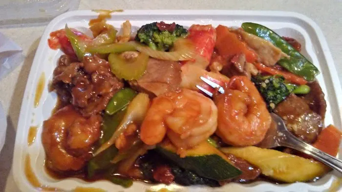 Golden Crown Chinese Restaurant 8
