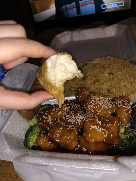 Golden Crown Chinese Restaurant 9
