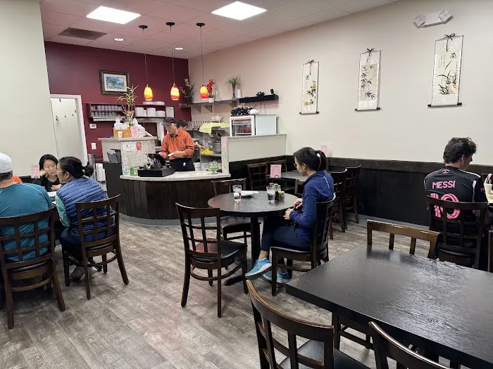 Jiayuan Dumpling House 6