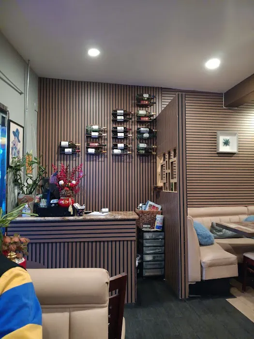 Shanghai Pine Gardens Restaurant 5