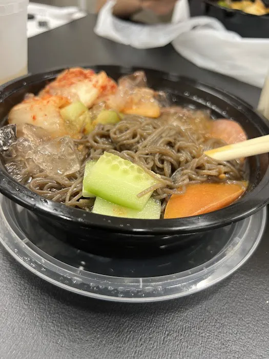 Northeast Sisters 东北姐妹俩 9