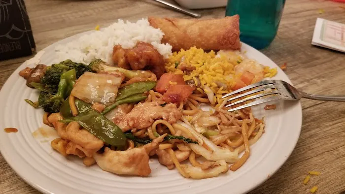 Huas Garden Chinese Restaurant 8