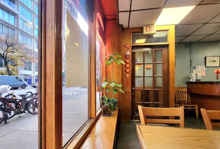 Hong Kong Noodle & Sariku Sushi 2