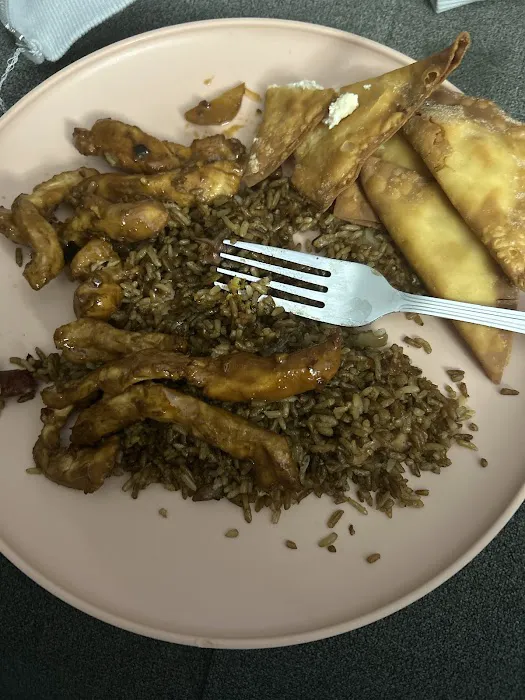 Lucky Inn Wok 6