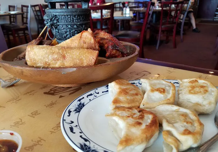 Lucky's China Inn Restaurant 6