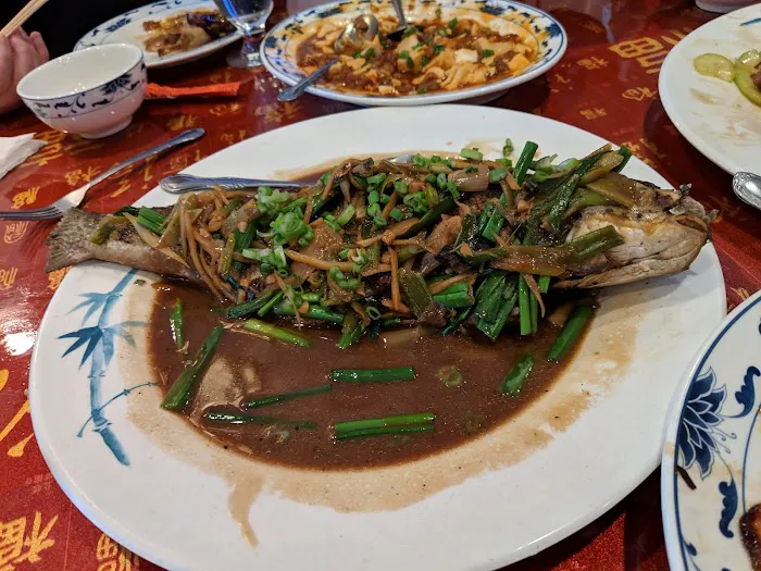 Lucky's China Inn Restaurant 7
