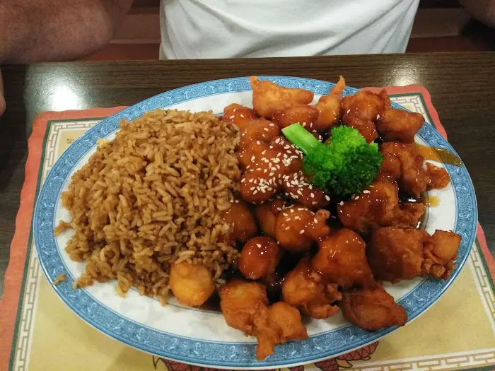 Leong's on 23 2