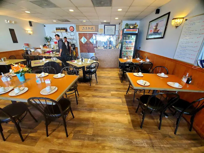 Noodle King Restaurant 8