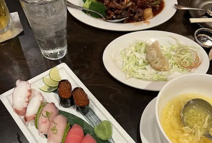 Hot Wok Chinese Restaurant 0