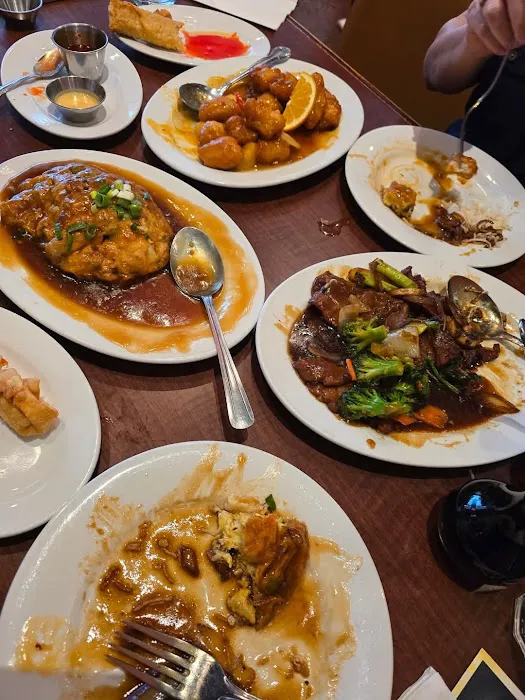 Dragon Wok Fine Chinese Restaurant 7