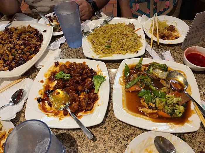 China Family Restaurant at Highland 6