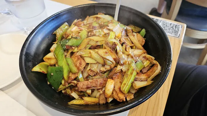 Seasons Noodles & Dumplings Garden 5