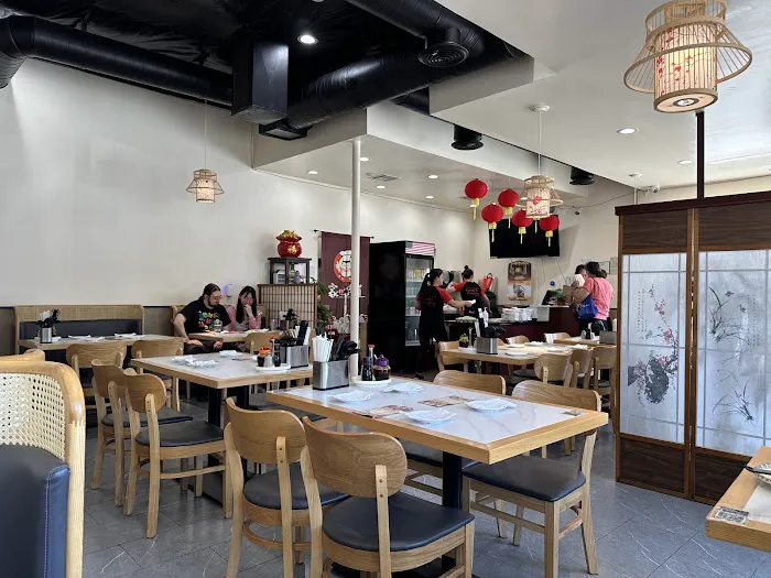 Seasons Noodles & Dumplings Garden 2