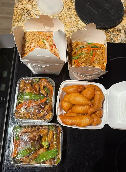 Lion Chef Chinese Restaurant 1