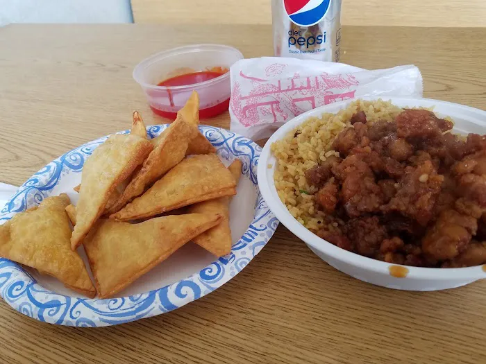 Main Moon Chinese Food 10