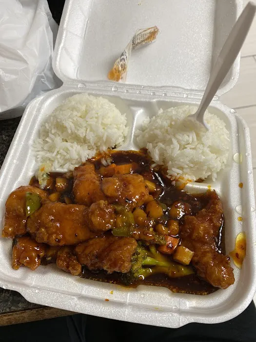 Ton's Palace Chinese Restaurant 6