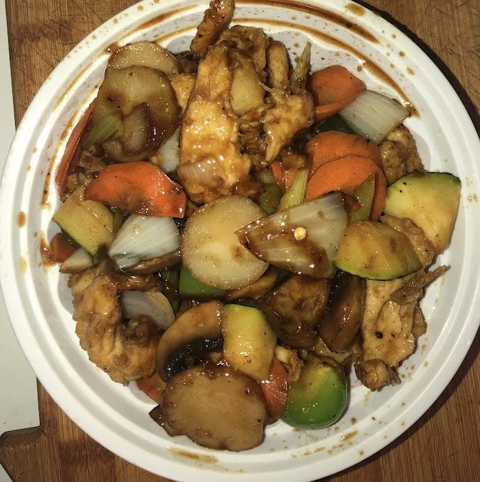Golden Wok Inn 6