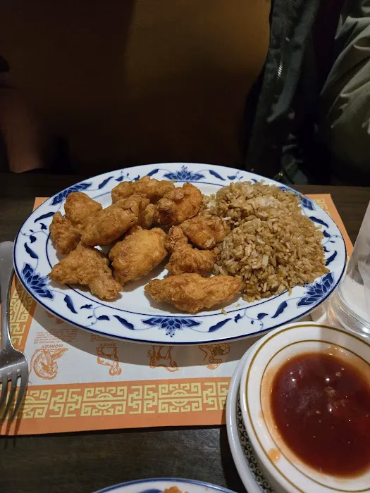 Golden Wok Inn 7