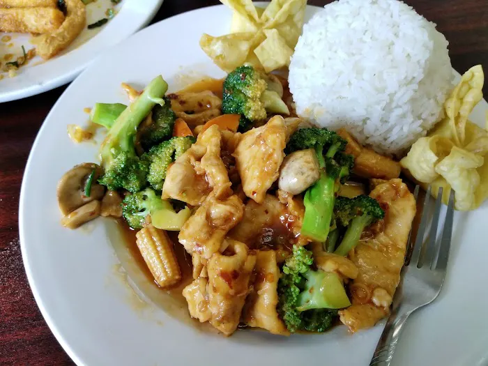 North Village Chinese Restaurant 5