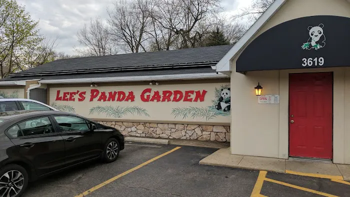 Lee's Panda Garden 8