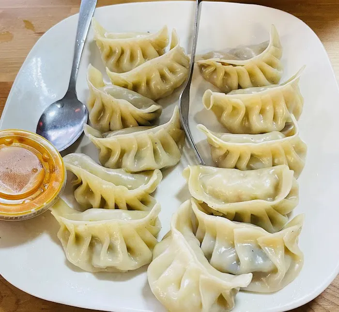 Chinese, Nepali & Indian Restaurant (OLD BILL HWANGS PLACE) 3