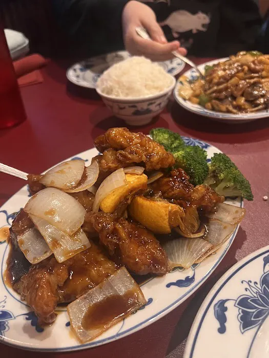Golden Dragon Chinese & Japanese Restaurant 4