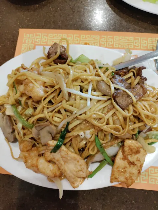 Three Happiness Restaurant 9