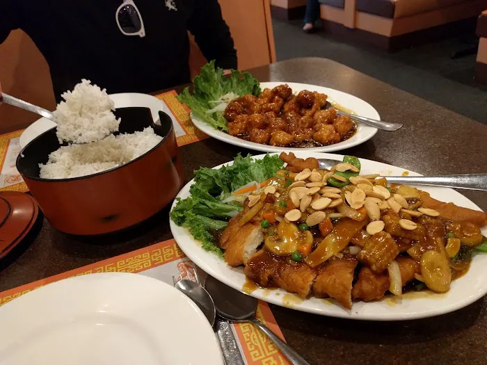 Three Happiness Restaurant 8