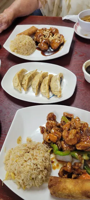 Golden Crown Chinese Restaurant 8