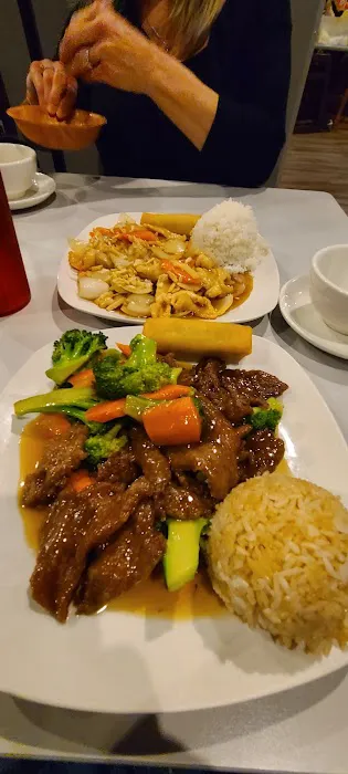 Dragon Garden Chinese Restaurant 3