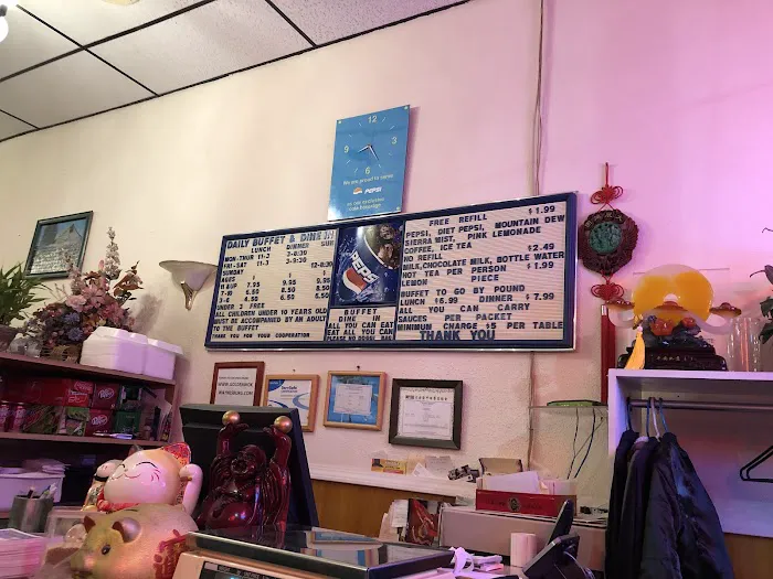 Golden Wok Chinese Restaurant 3