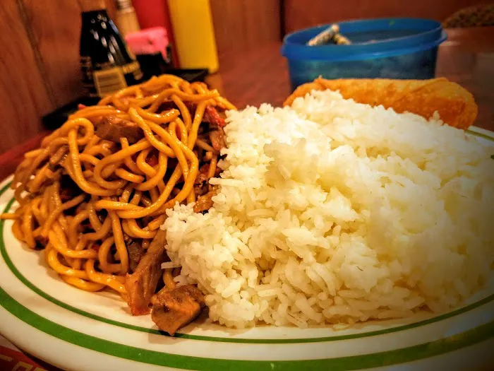 Yun Tung Chinese Restaurant 10