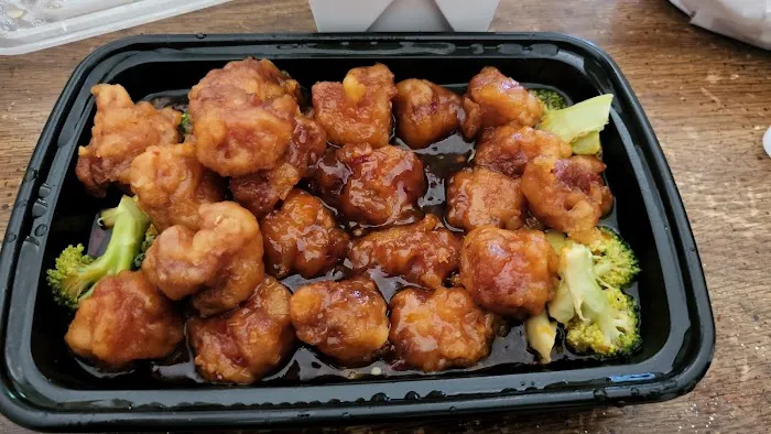Golden Crown Chinese Restaurant 9