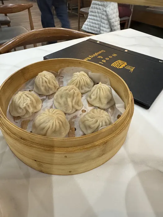 LOC Noodle& Dumpling Bar 原味·缘 7