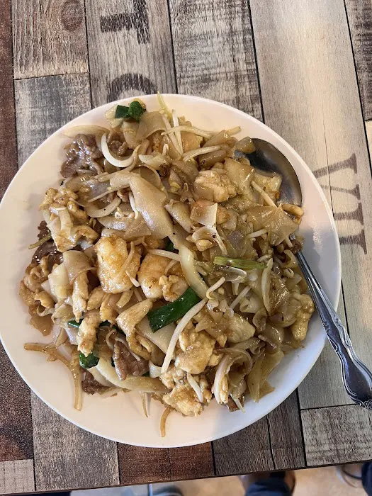 Lu's Bistro Chinese Cuisine 9