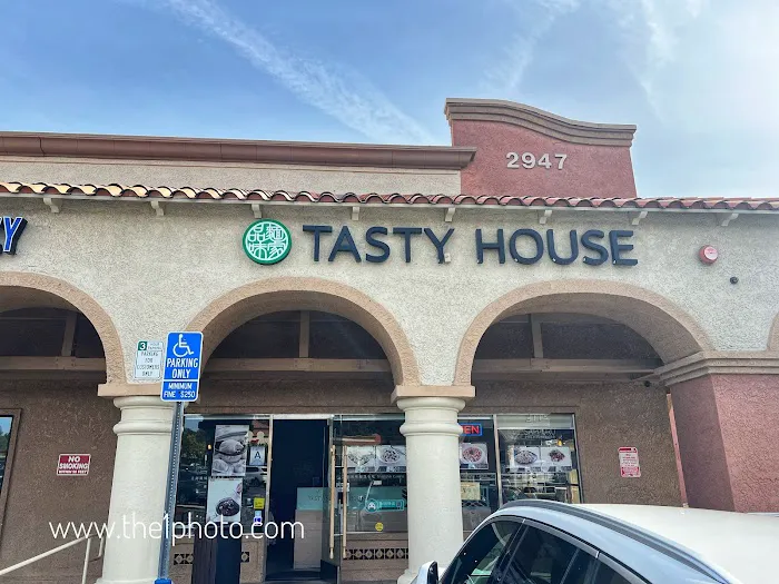 Tasty Noodle House 3