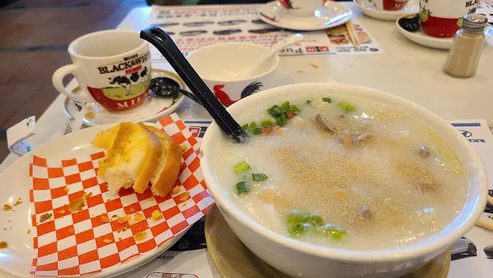 Tam's Noodle House 8