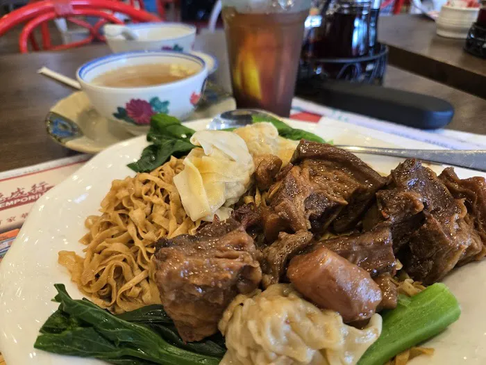 Tam's Noodle House 9