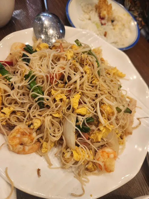 Tam's Noodle House 10