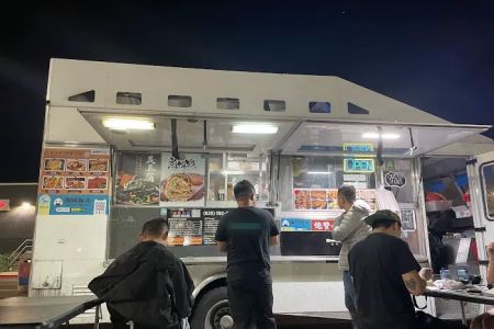 Treasure Food Stand 饱赞小吃