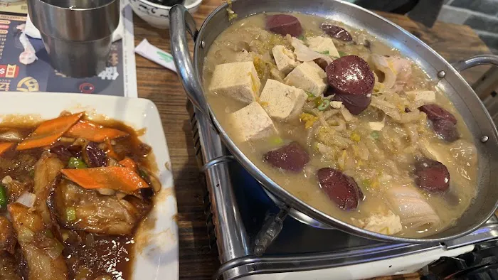 Dongbei Hometown Restaurant 9