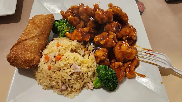 Great Wall (900 Cavalry Rd) 10