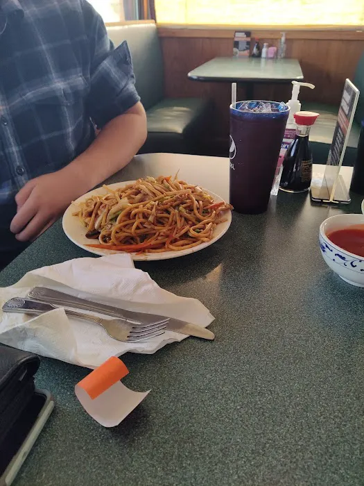 Lucky Cafe Chinese Restaurant 1