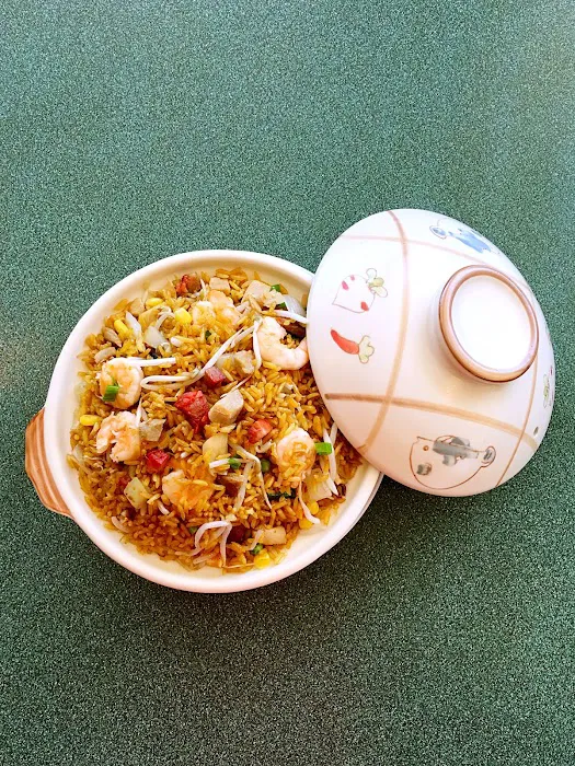 Lucky Cafe Chinese Restaurant 8