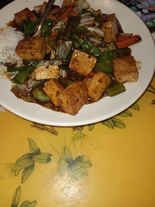 Lucky Sushi & Chinese Restaurant 5