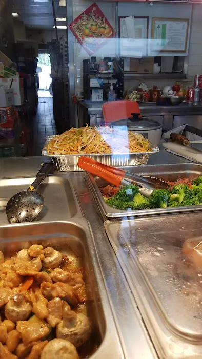 Lucky Wok BBQ Chinese Food 1