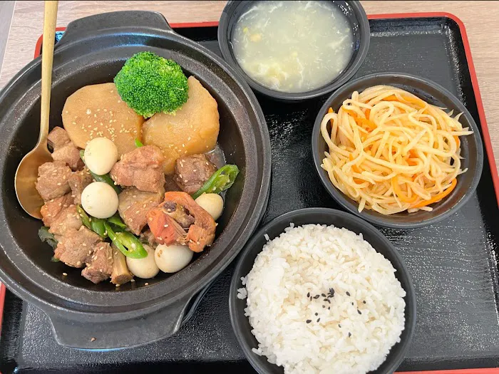 Sizzling Pot House (鼎香砂锅馆) 7