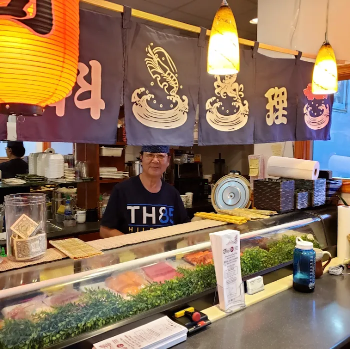 Fuji Asian food & Sushi Bar 8