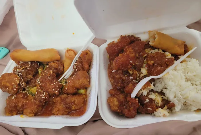 Wok and Roll Express (formerly Skillman Wok - Crowley) 1
